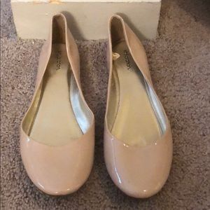 Nude ballet flats